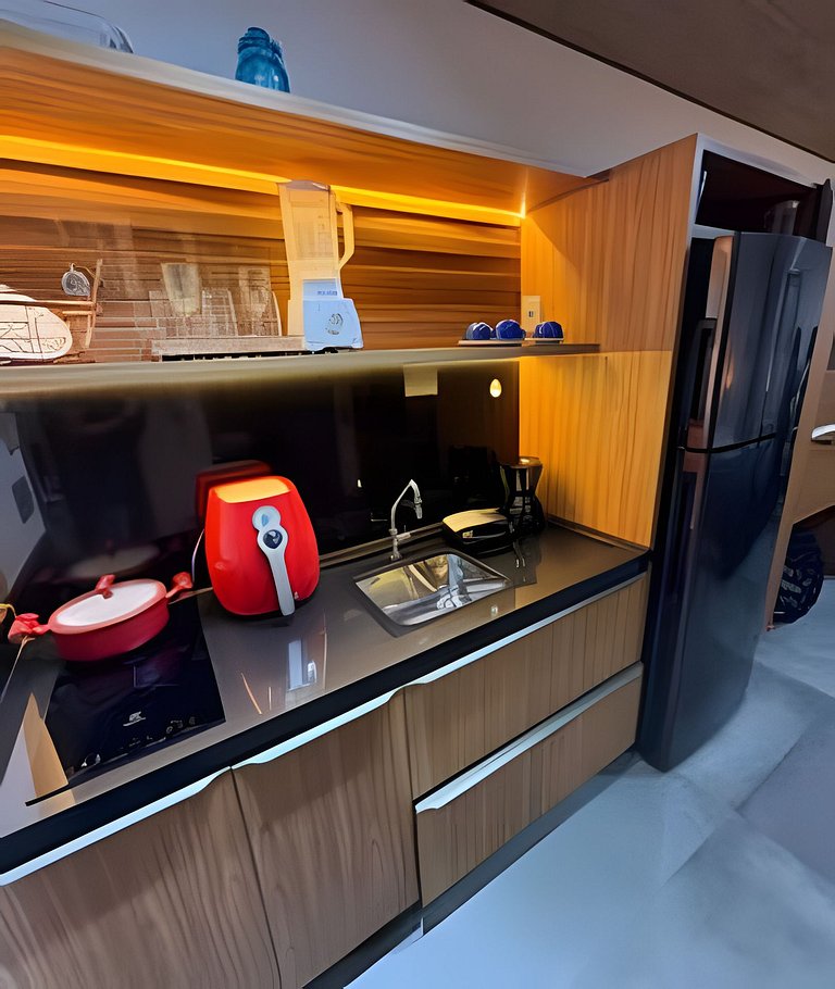 Beira-mar com varanda e recepção 24h- Pajuçara