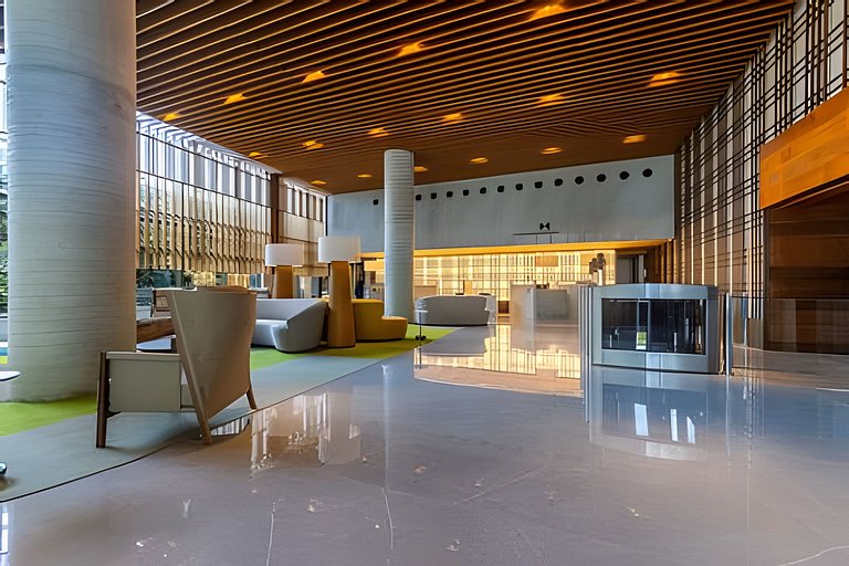 Beira-mar com varanda e recepção 24h- Pajuçara