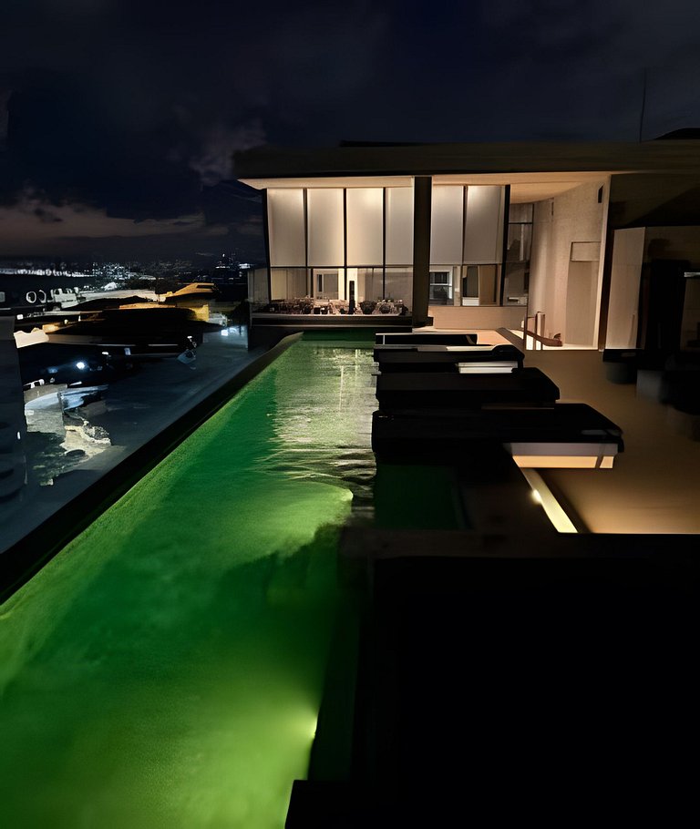 Beira-mar com varanda e recepção 24h- Pajuçara